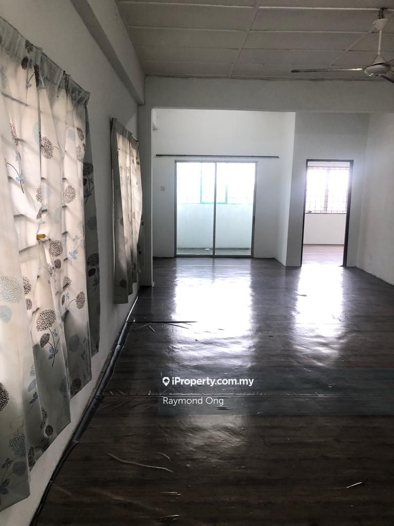 Intan Apartment Intermediate Apartment 3 bedrooms for rent in Puchong