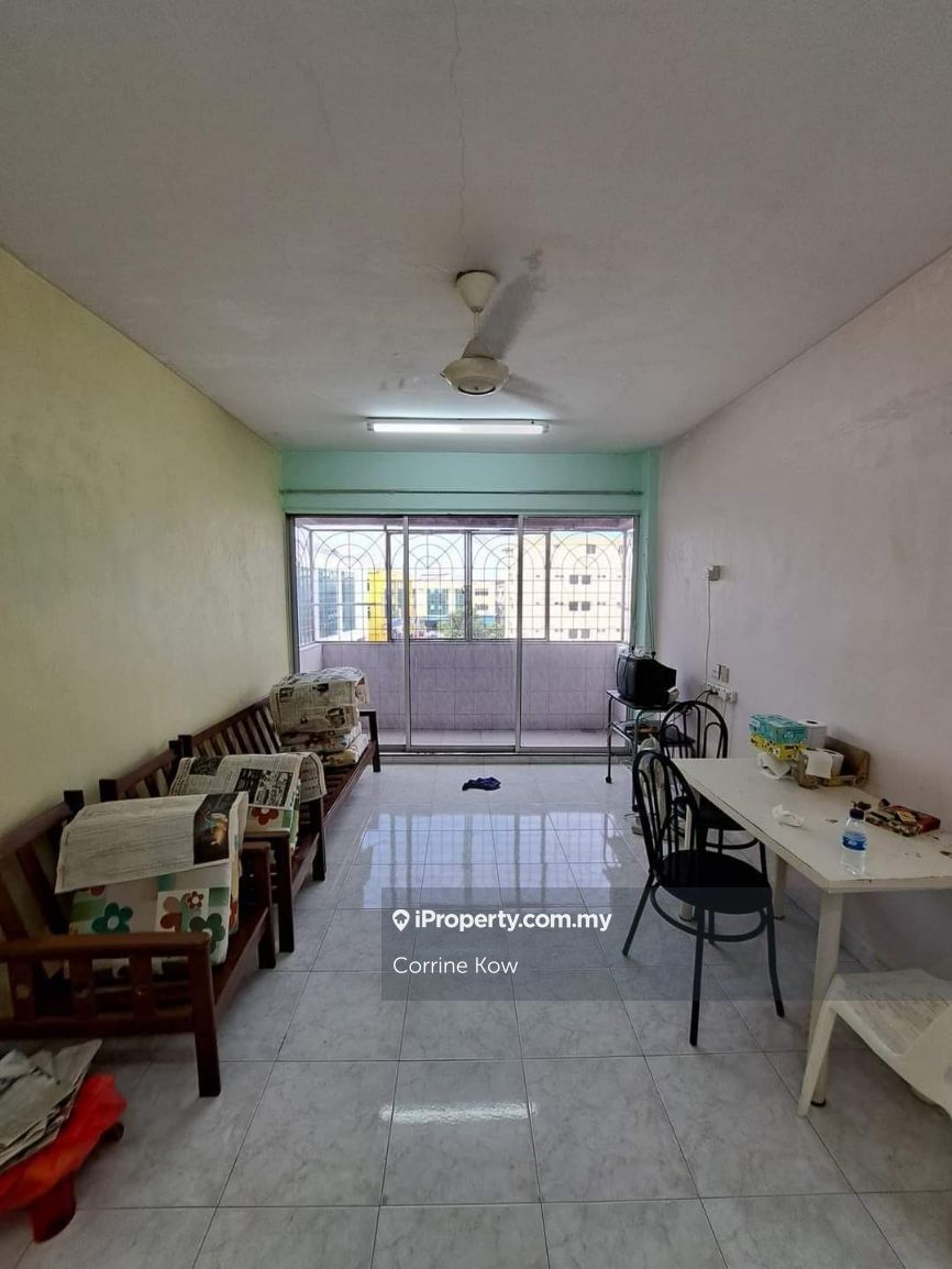Jalan Haji Manan Flat Intermediate Flat 3 bedrooms for rent in Kluang