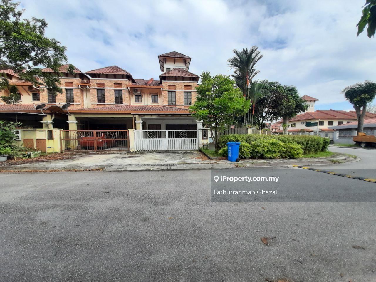 Bandar Nusa Rhu U10, Shah Alam Corner lot 2sty Terrace/Link House 4