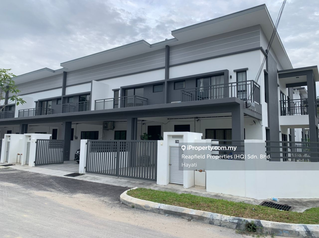 TAMAN PENAGA MEWAH, Seremban Corner lot Townhouse 3 bedrooms for sale