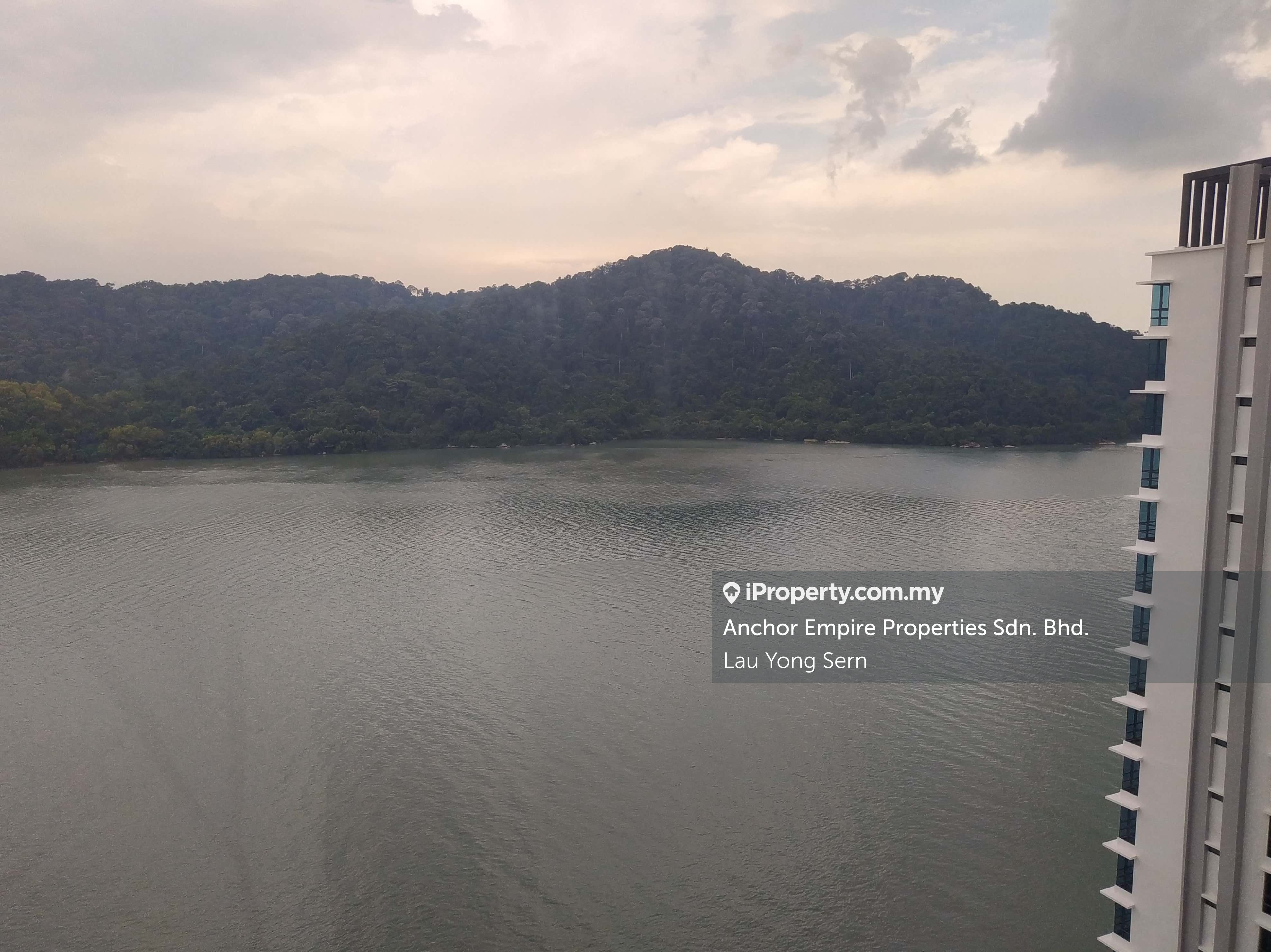 Queens Waterfront, Bayan Lepas