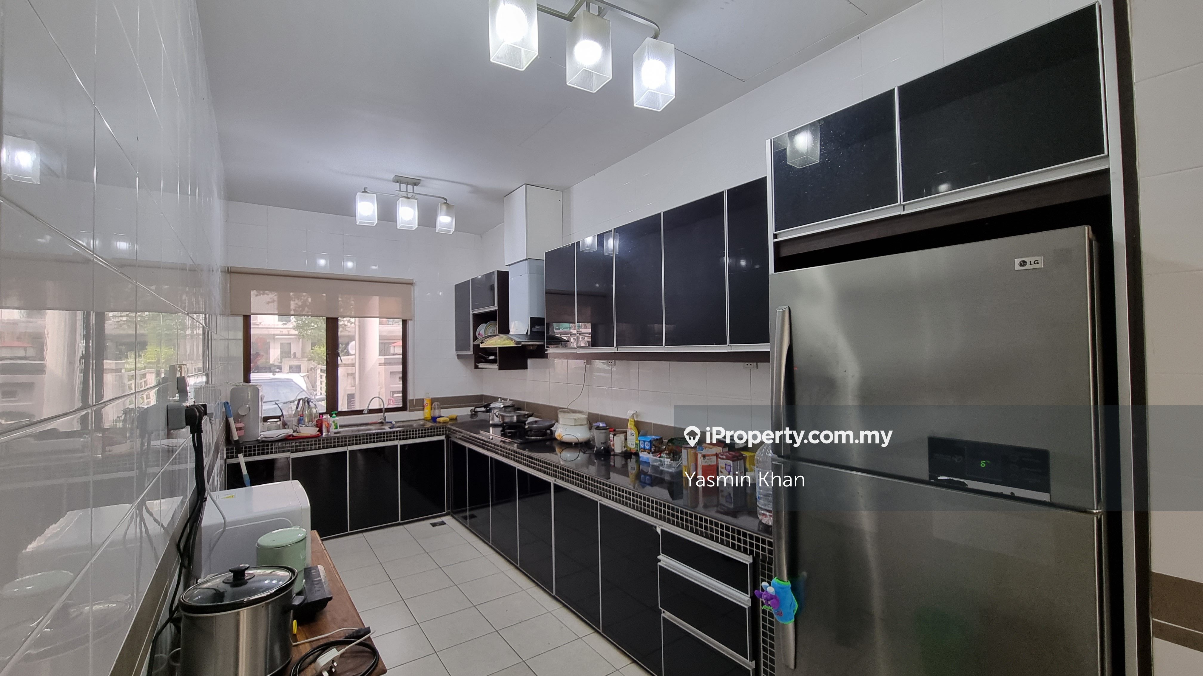 VALENCIA Sg Buloh, Sungai Buloh Intermediate 3.5sty Terrace/Link House 6+1 bedrooms for rent