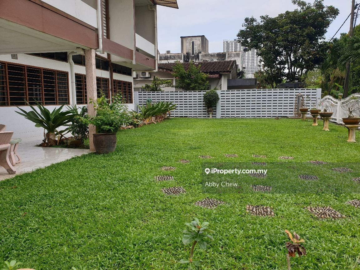 Salak South Garden, Salak Selatan Corner lot Bungalow 5+1 bedrooms for