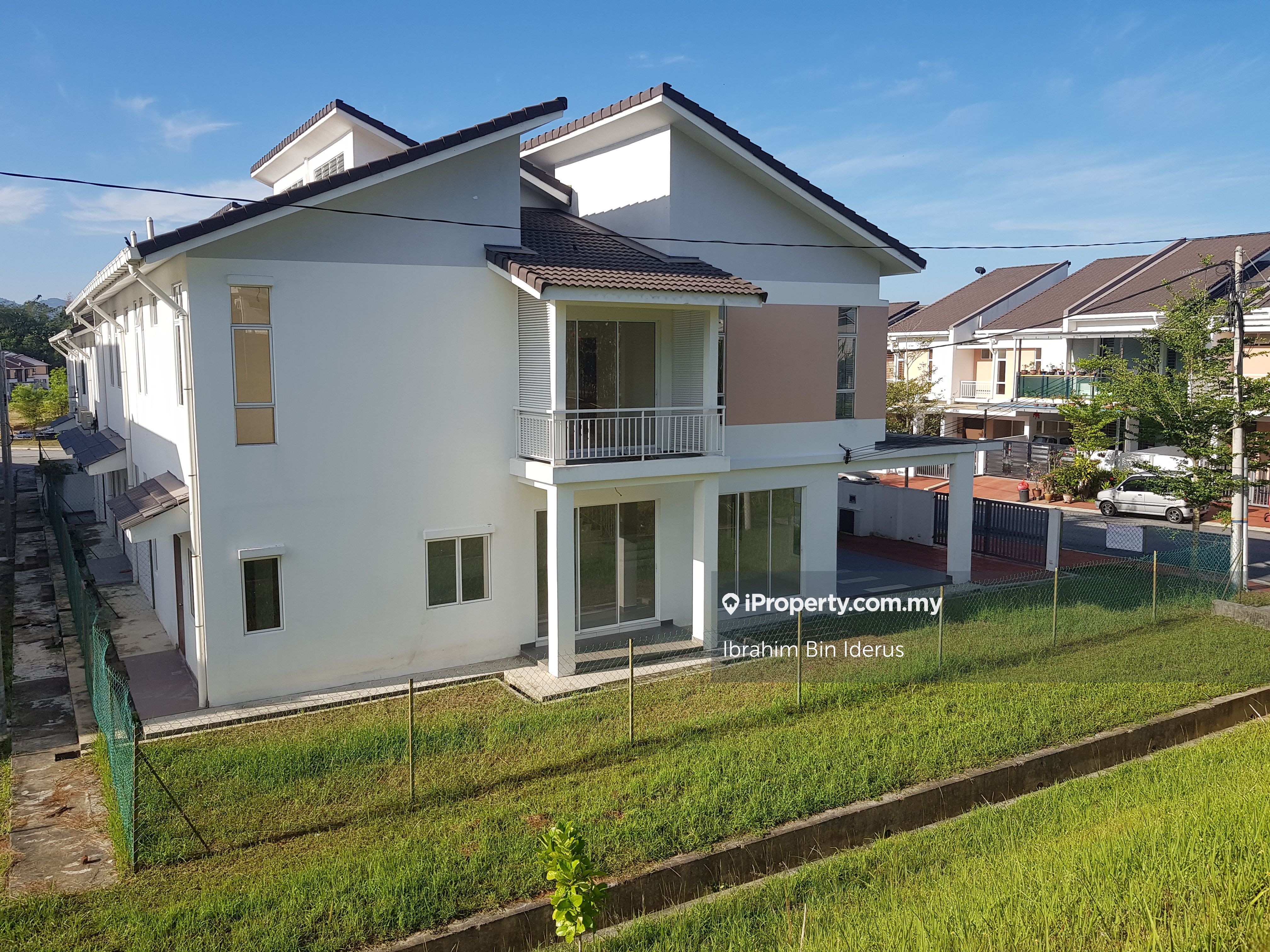 Bandar Utama Ligamas Residence Batang Kali End Lot 2 Sty Terrace Link House 4 Bedrooms For Sale Iproperty Com My