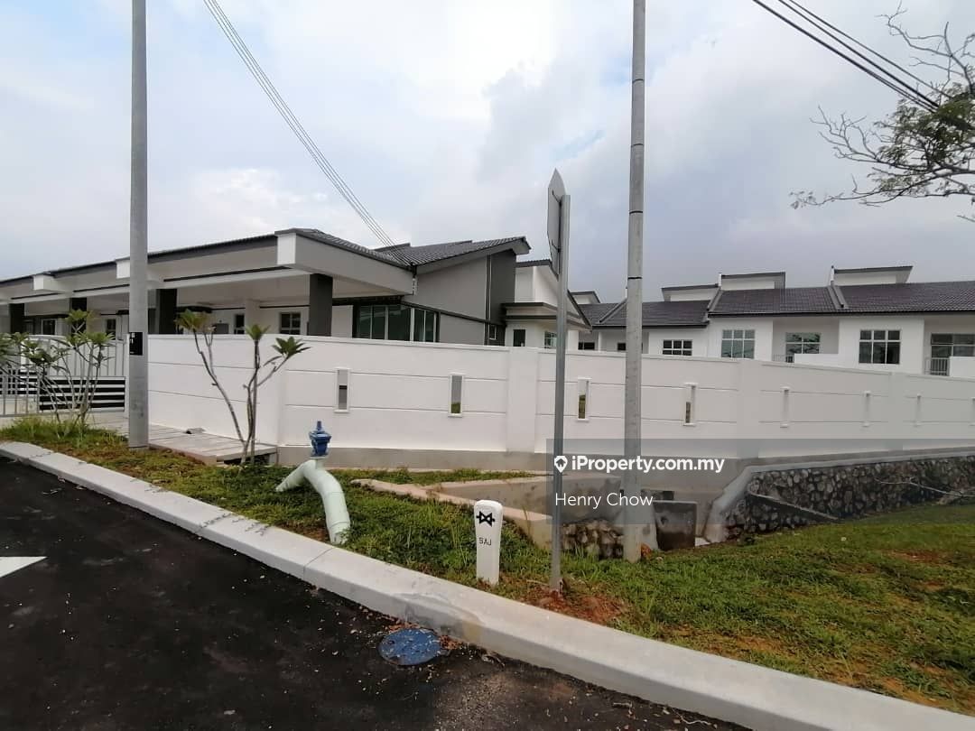 Taman Saujana Kluang Corner Lot 1 Sty Terrace Link House 3 Bedrooms For Sale Iproperty Com My