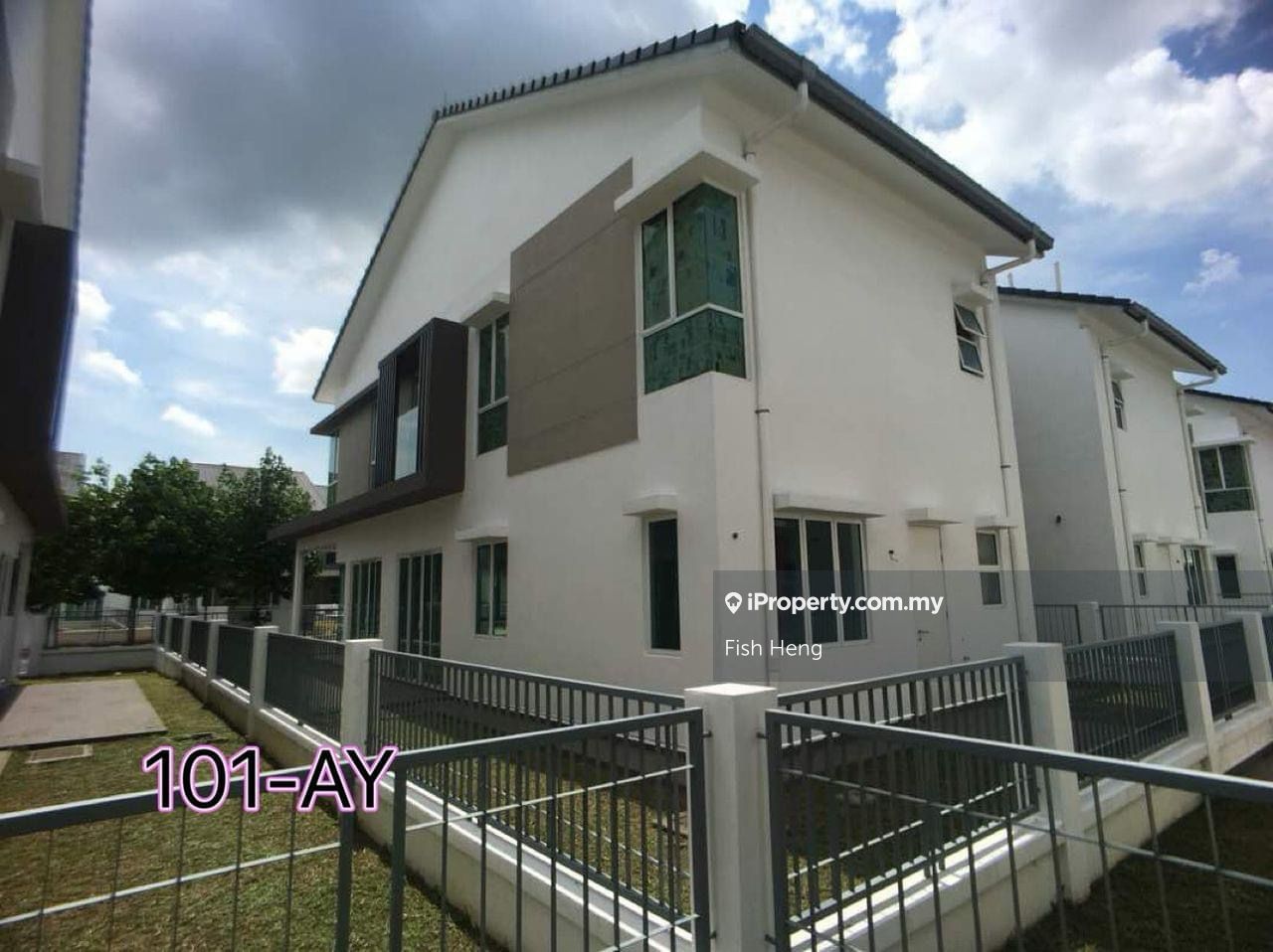 Bandar Parklands, Klang Intermediate Semidetached House 5 bedrooms for