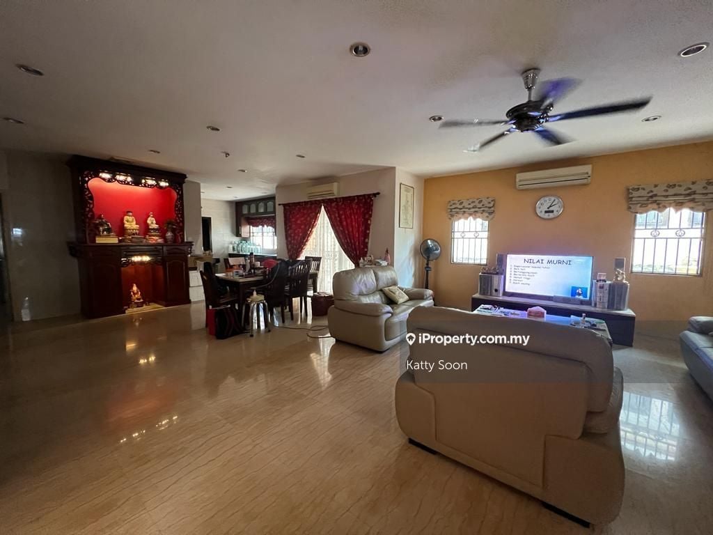 Sovereign Park, Bandar Putra Permai Seri Kembangan, Seri Kembangan Intermediate Semidetached