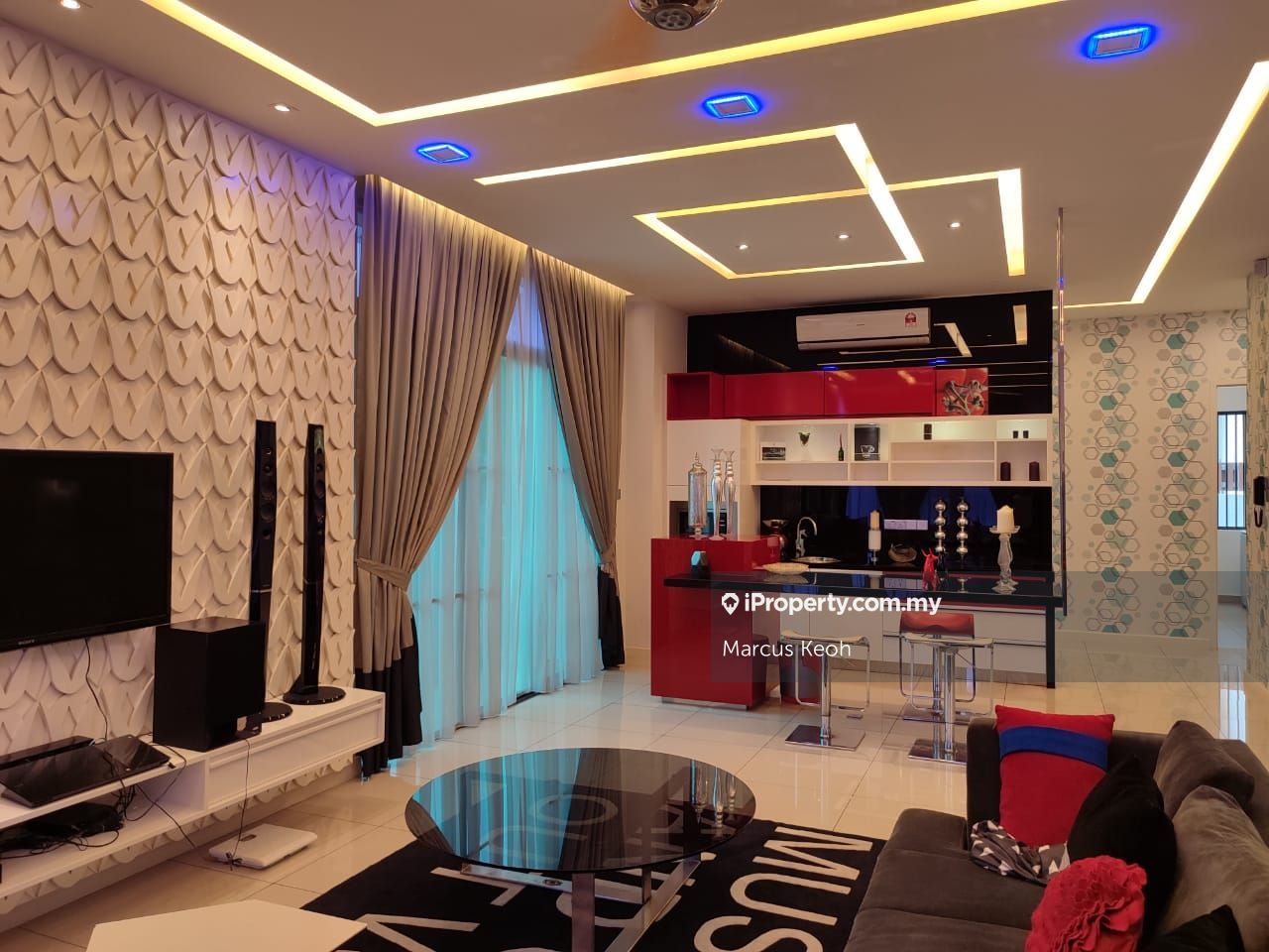 Taman Equine , Seri Kembangan Corner lot Semidetached House 6 bedrooms