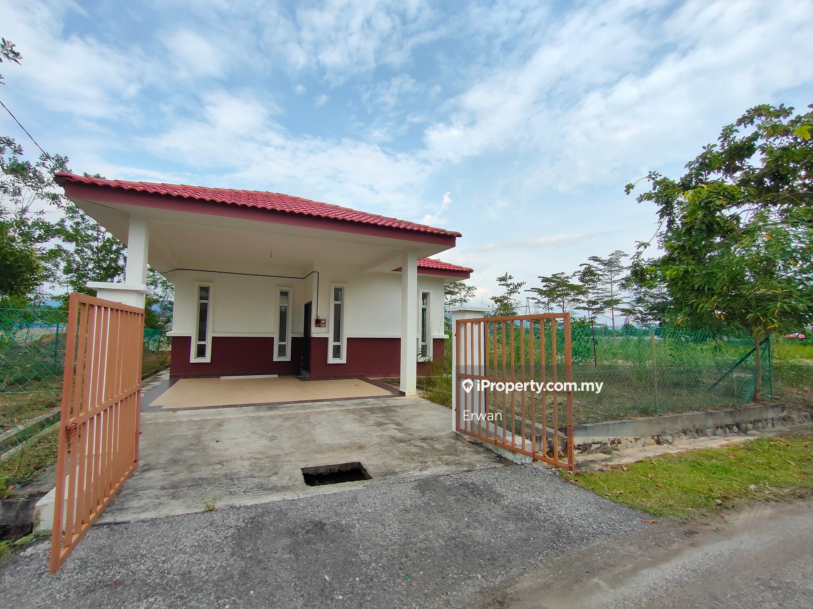 Bandar Tasik Senangin Mantin Bungalow 3 Bedrooms For Sale Iproperty Com My