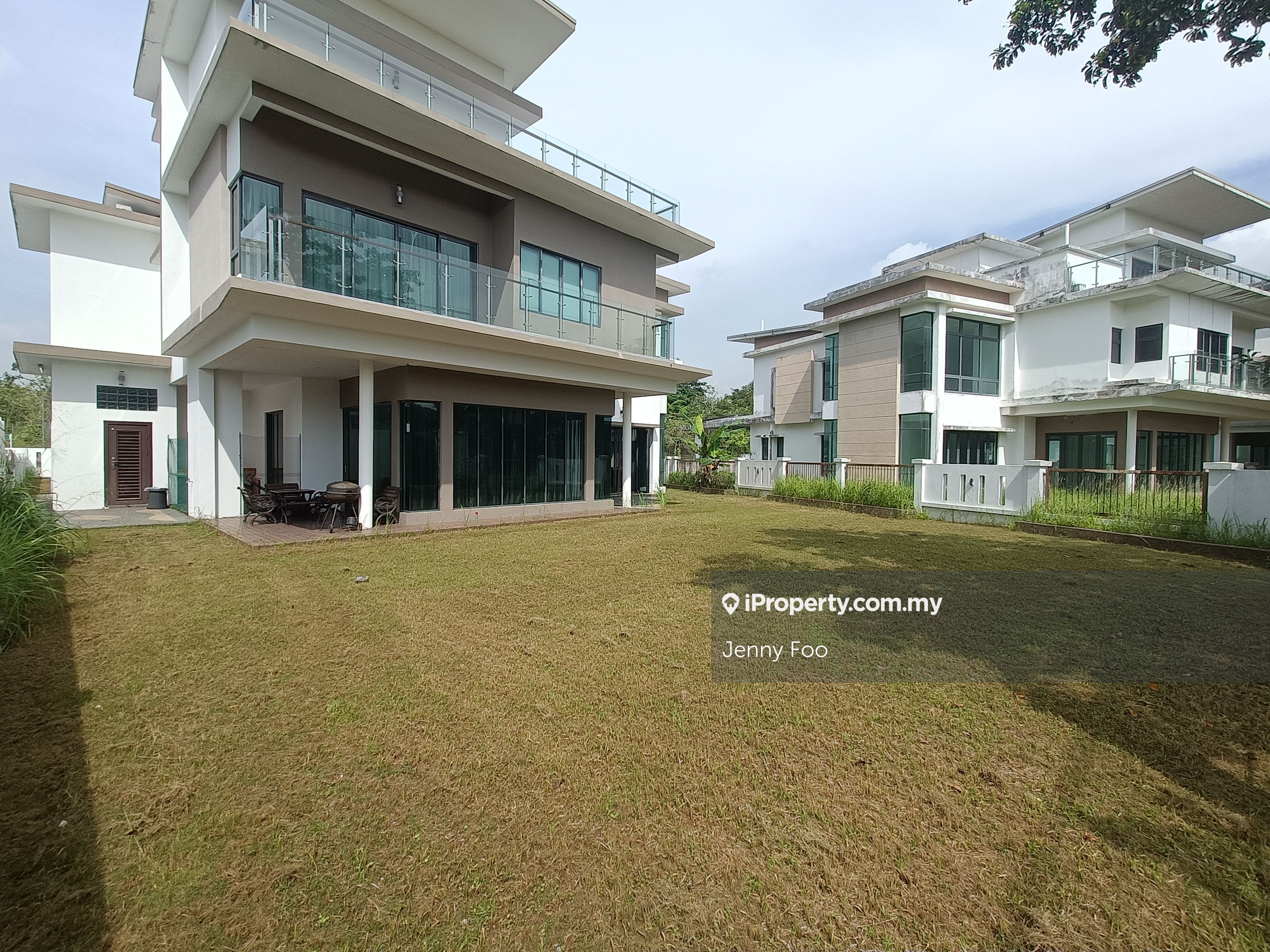 Lake Garden Villa Bungalow Cahaya spk Shah Alam, Shah Alam End lot