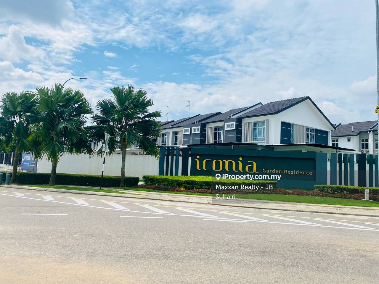 Taman Impian Emas, Johor Bahru End lot 2sty Terrace/Link House 4