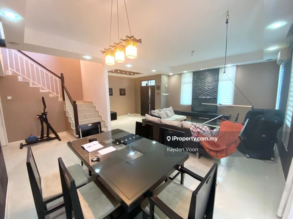 Jalan Austin Heights, Taman Mount Austin, Johor Bahru Cluster House 5+1 bedrooms for sale