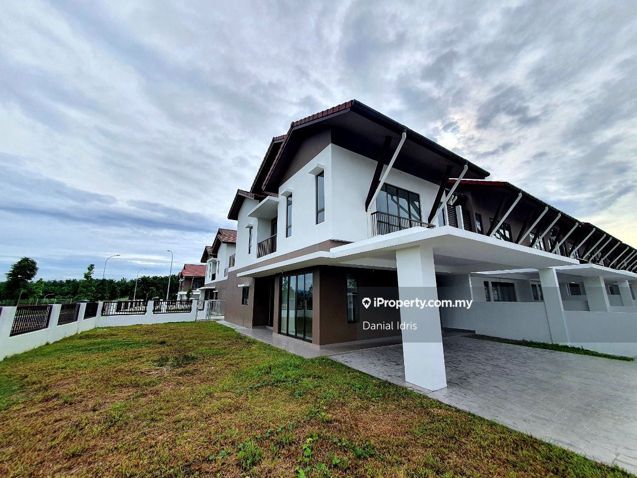 Serene Heights Bangi, Bangi Corner lot 2sty Terrace/Link House 4+1
