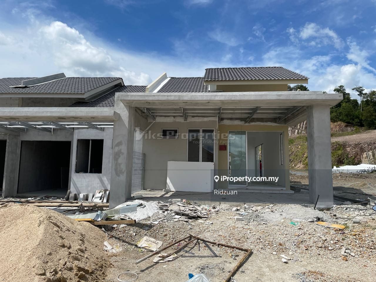 Pokok Sena 1sty Terrace/Link House 4 bedrooms for sale