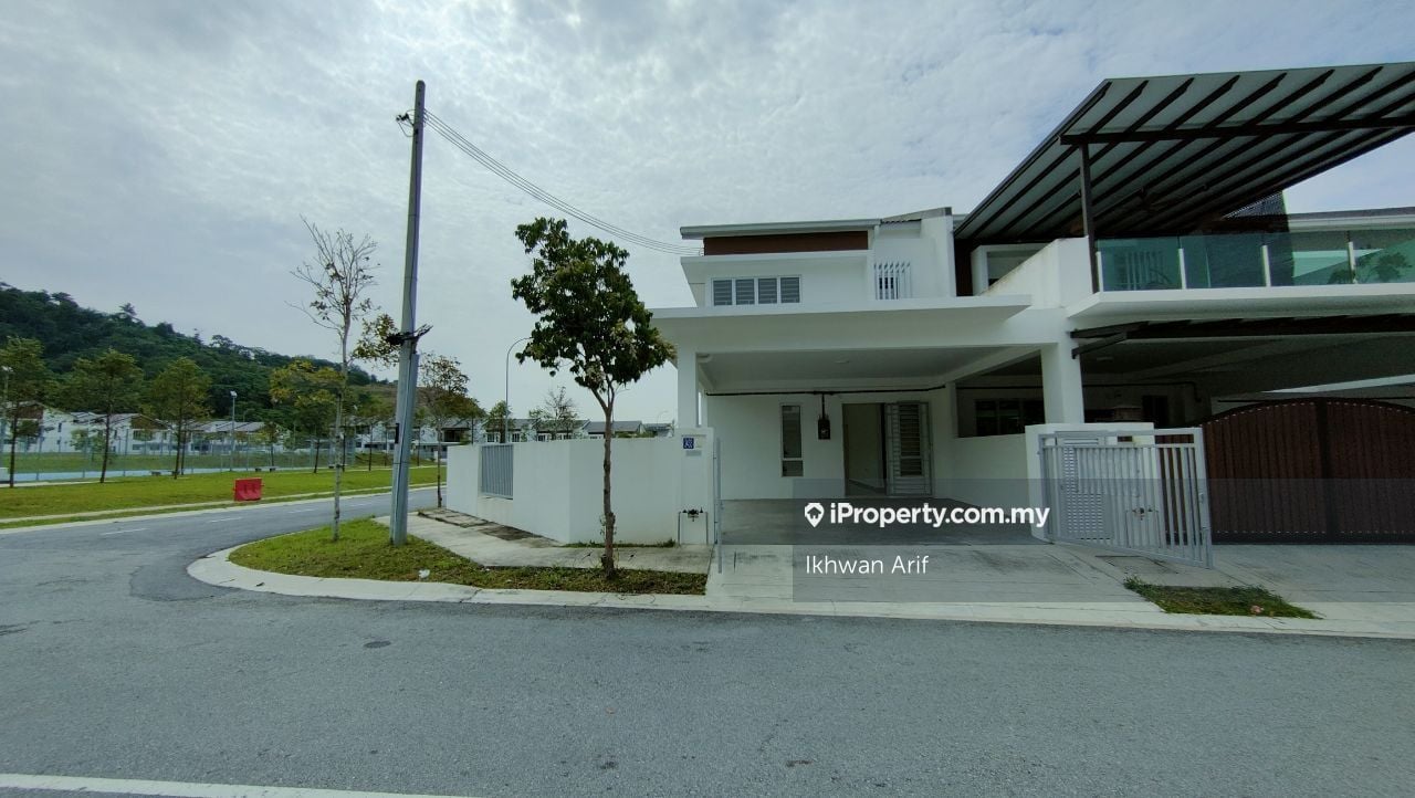 Tiara Sendayan, Labu 2sty Terrace/Link House 4 bedrooms for sale