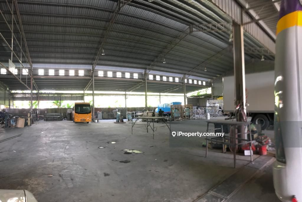 Warehouse (6000 sqft) at Pending Kuching , Kuching