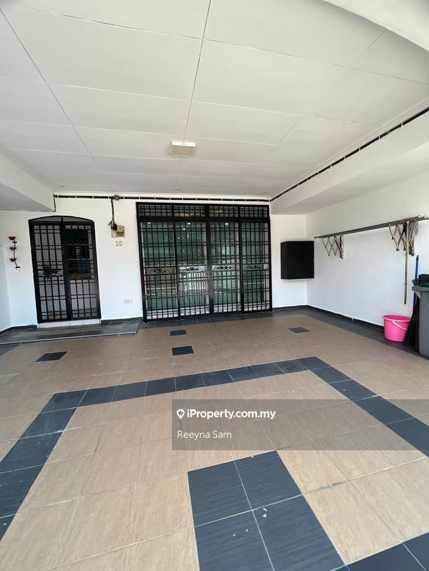 Taman Pulai Flora, Johor Bahru Intermediate 2sty Terrace/Link House 4