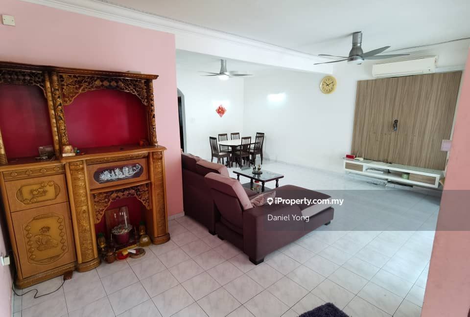 Jalan rotan lilin taman ria plentong , Johor Bahru 2sty Terrace/Link