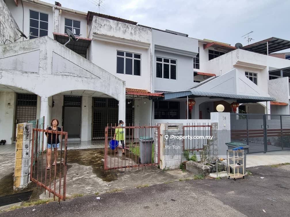 Taman Iskandar, Johor Bahru 2.5sty Terrace/Link House 4+1 bedrooms for