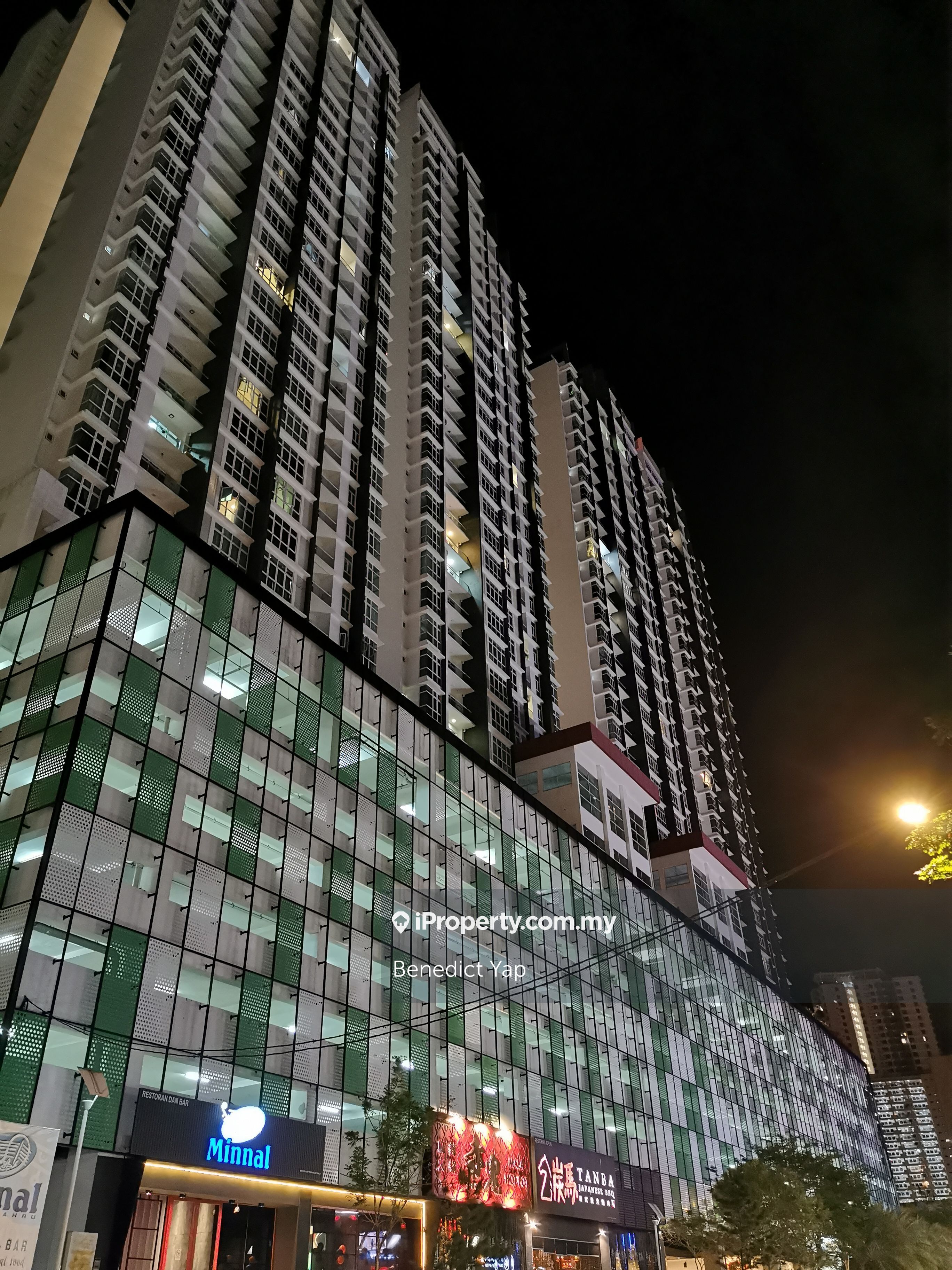 Twin Galaxy (Dwi Galaksi) Corner lot Serviced Residence 3 bedrooms for