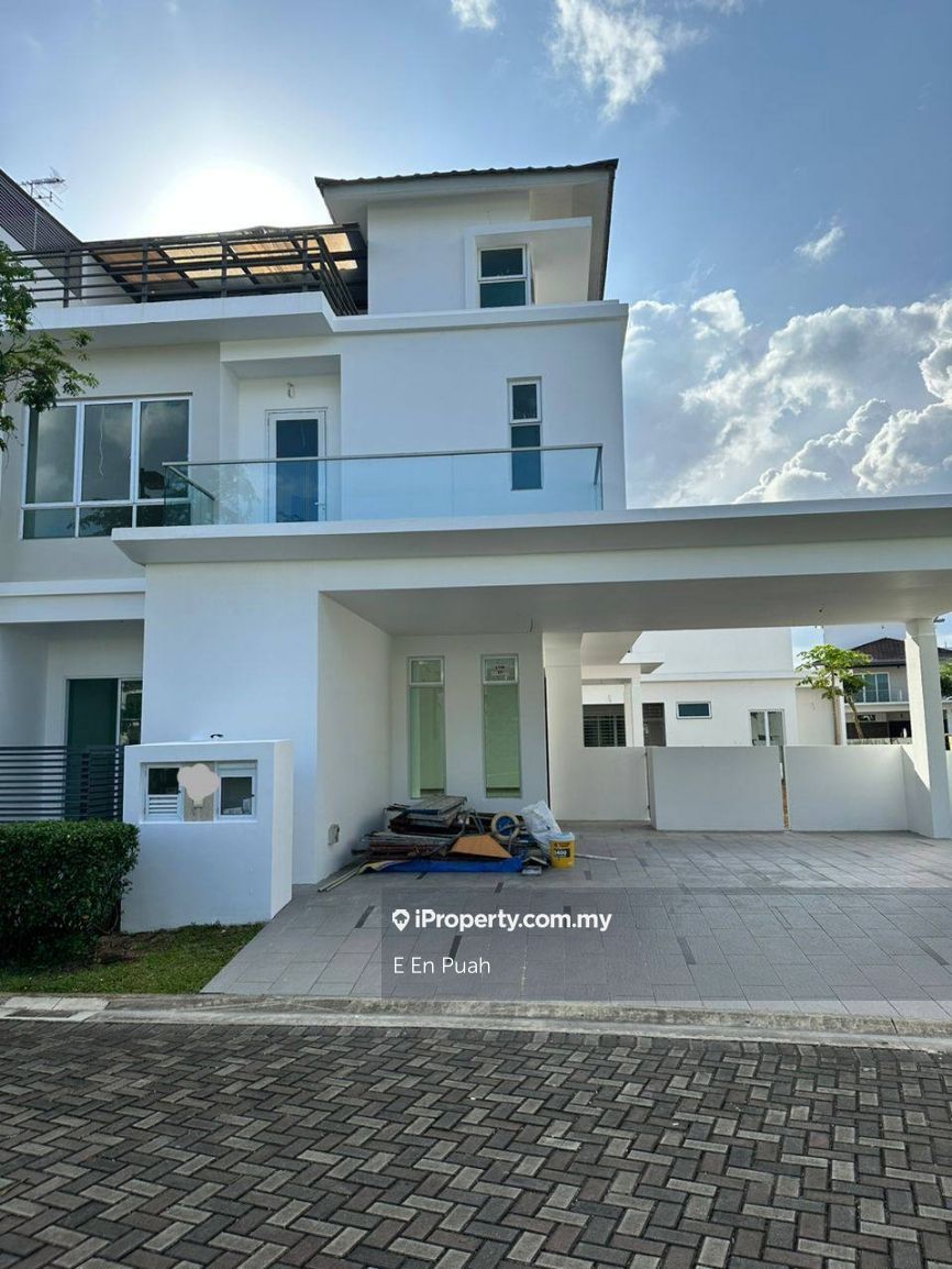 Senibong Cove, Permas Jaya Intermediate Semidetached House 5 bedrooms