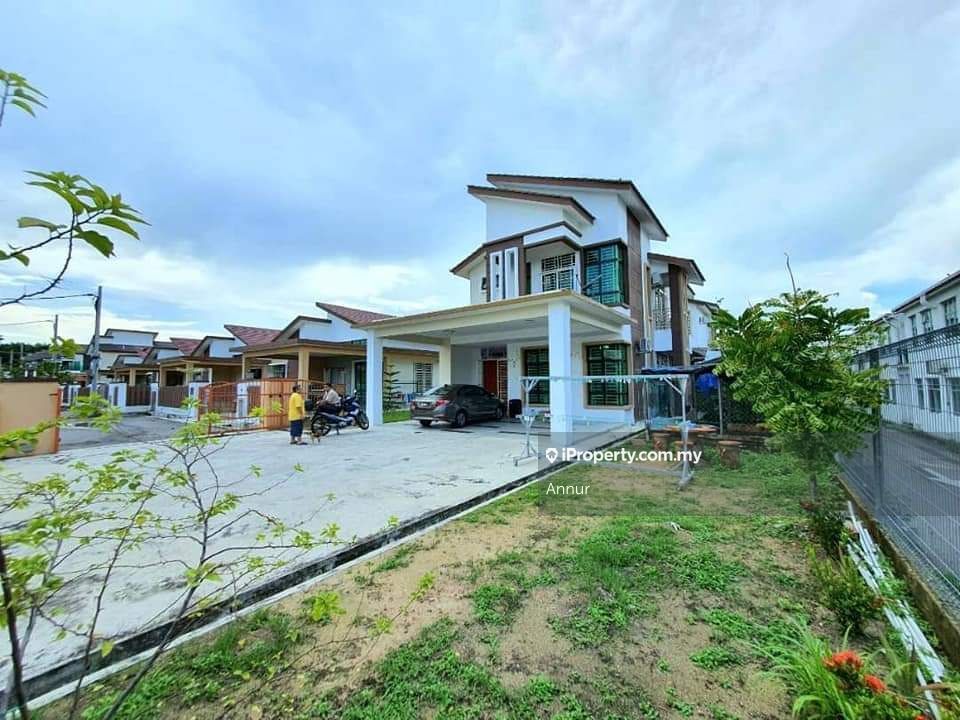 Jasin Bestari, Bemban Corner lot Bungalow 4 bedrooms for sale