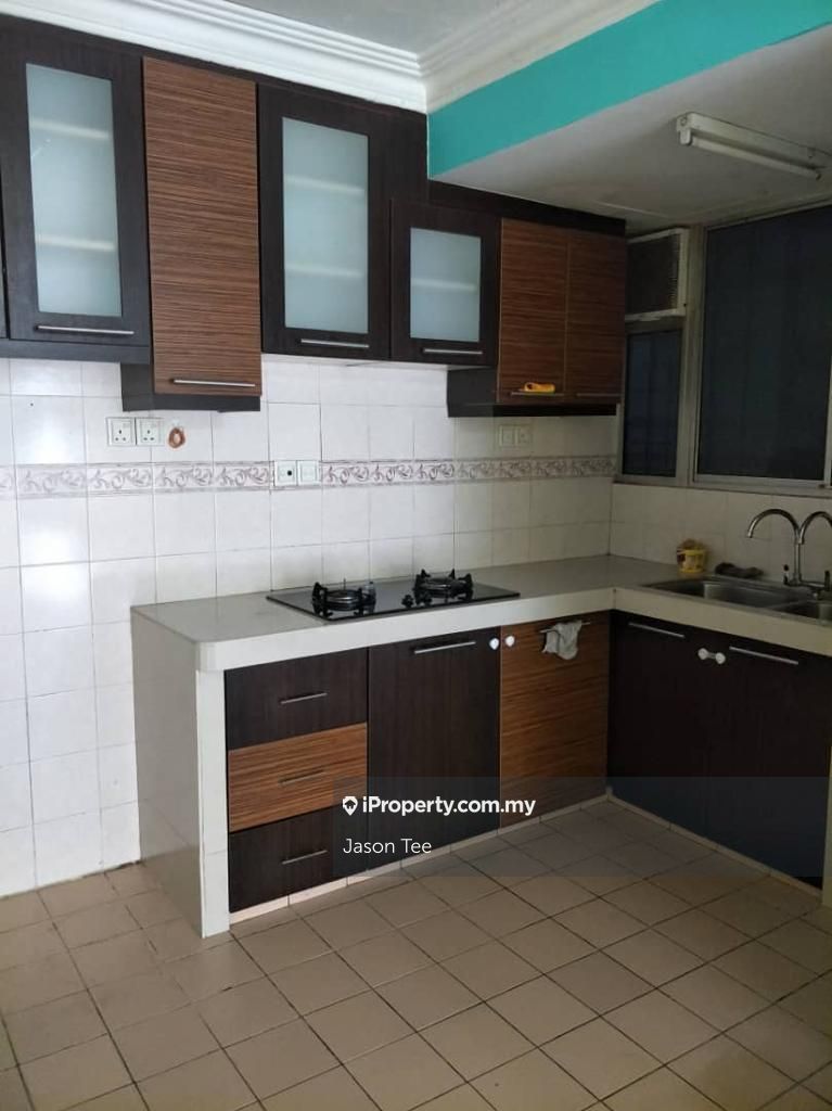 Flora Damansara Apartment, Damansara Perdana