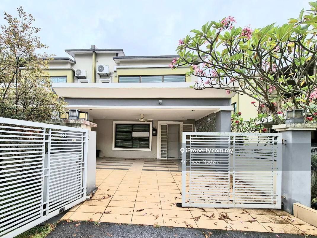 Perdana College Heights, Nilai End lot 2sty Terrace/Link House 4