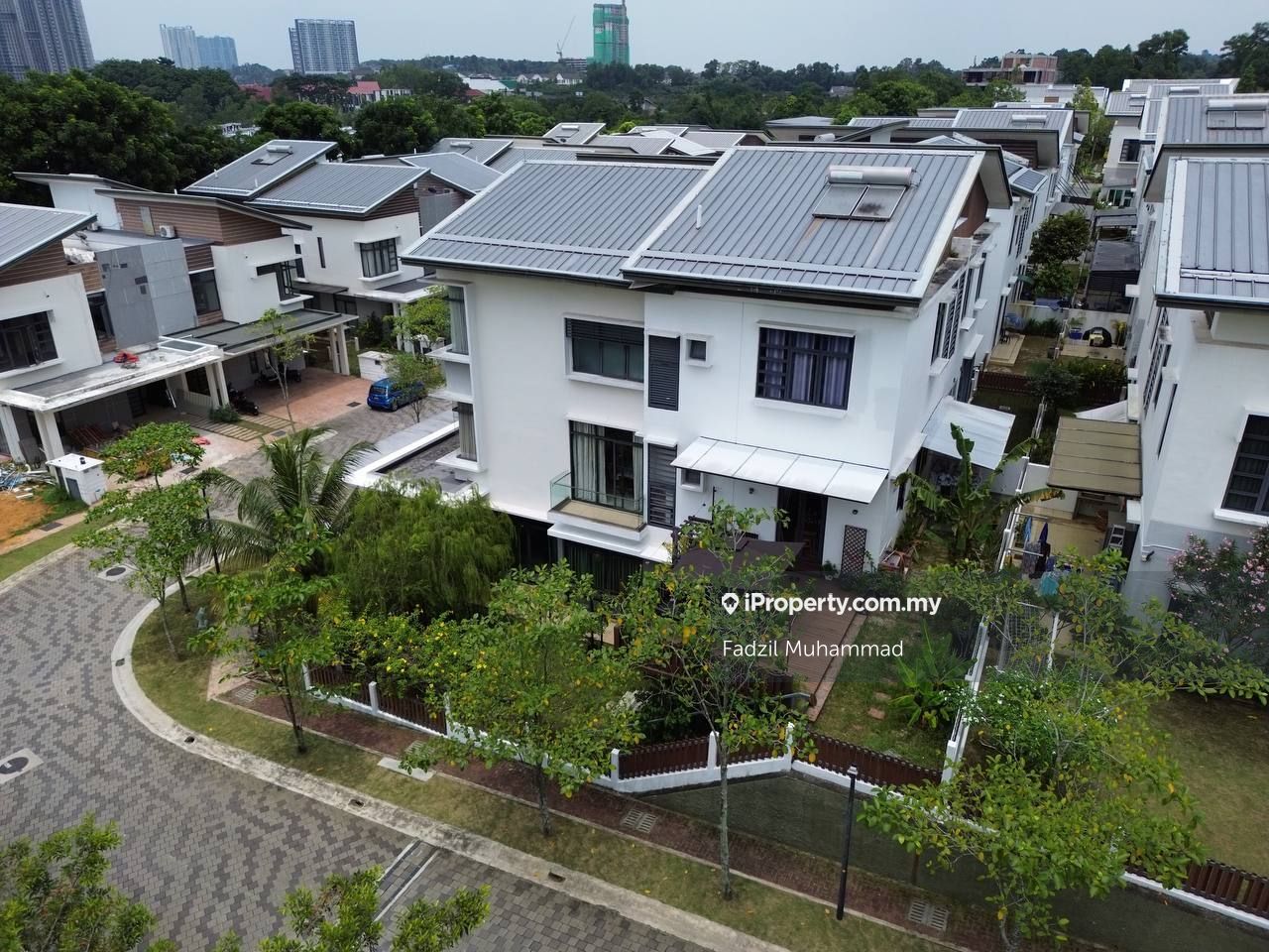 Sunway Eastwood Taman Equine For Sale, Seri Kembangan Corner lot Semi