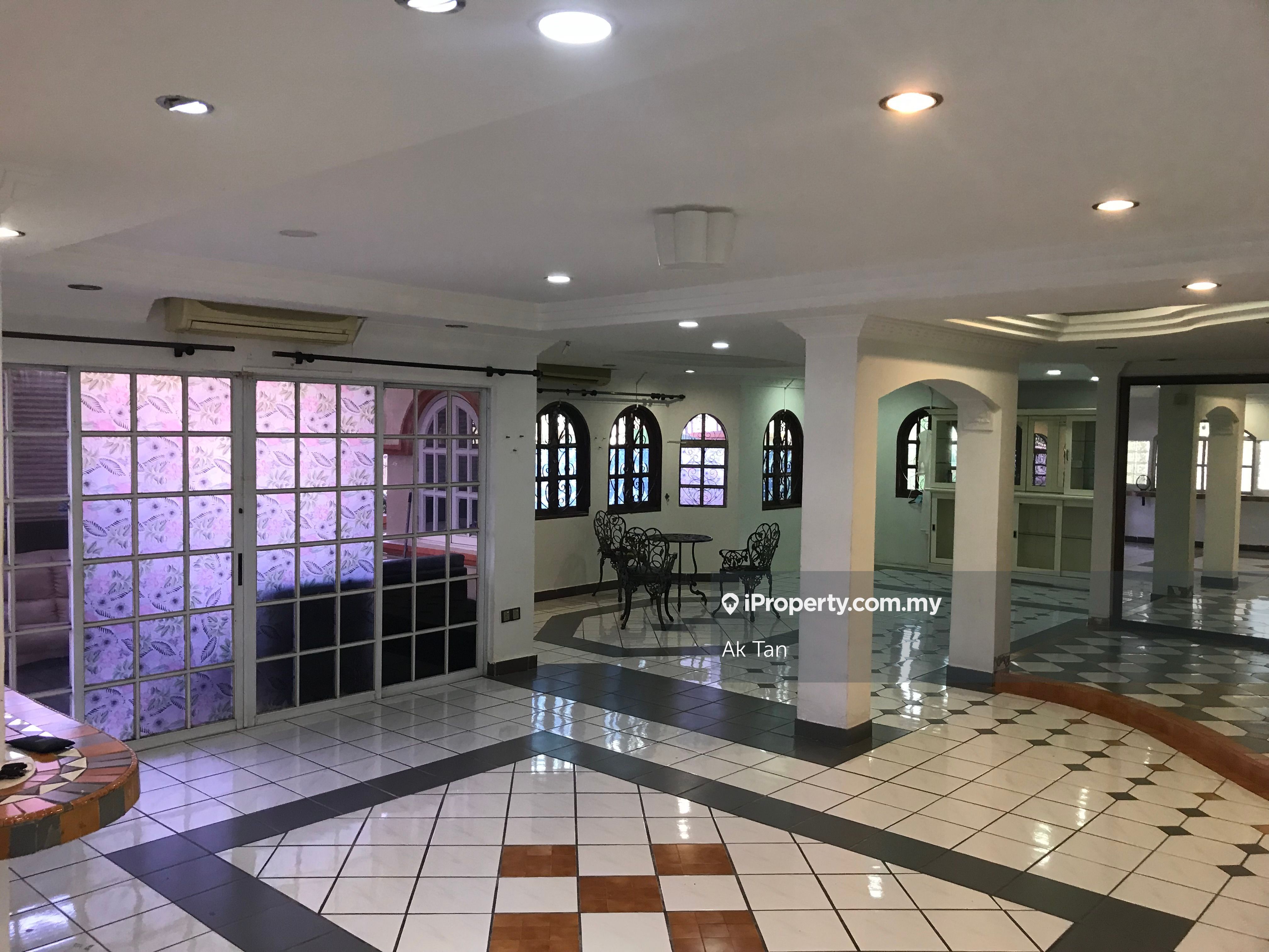 Subang Jaya, USJ Corner lot 1sty Terrace/Link House 4 bedrooms for