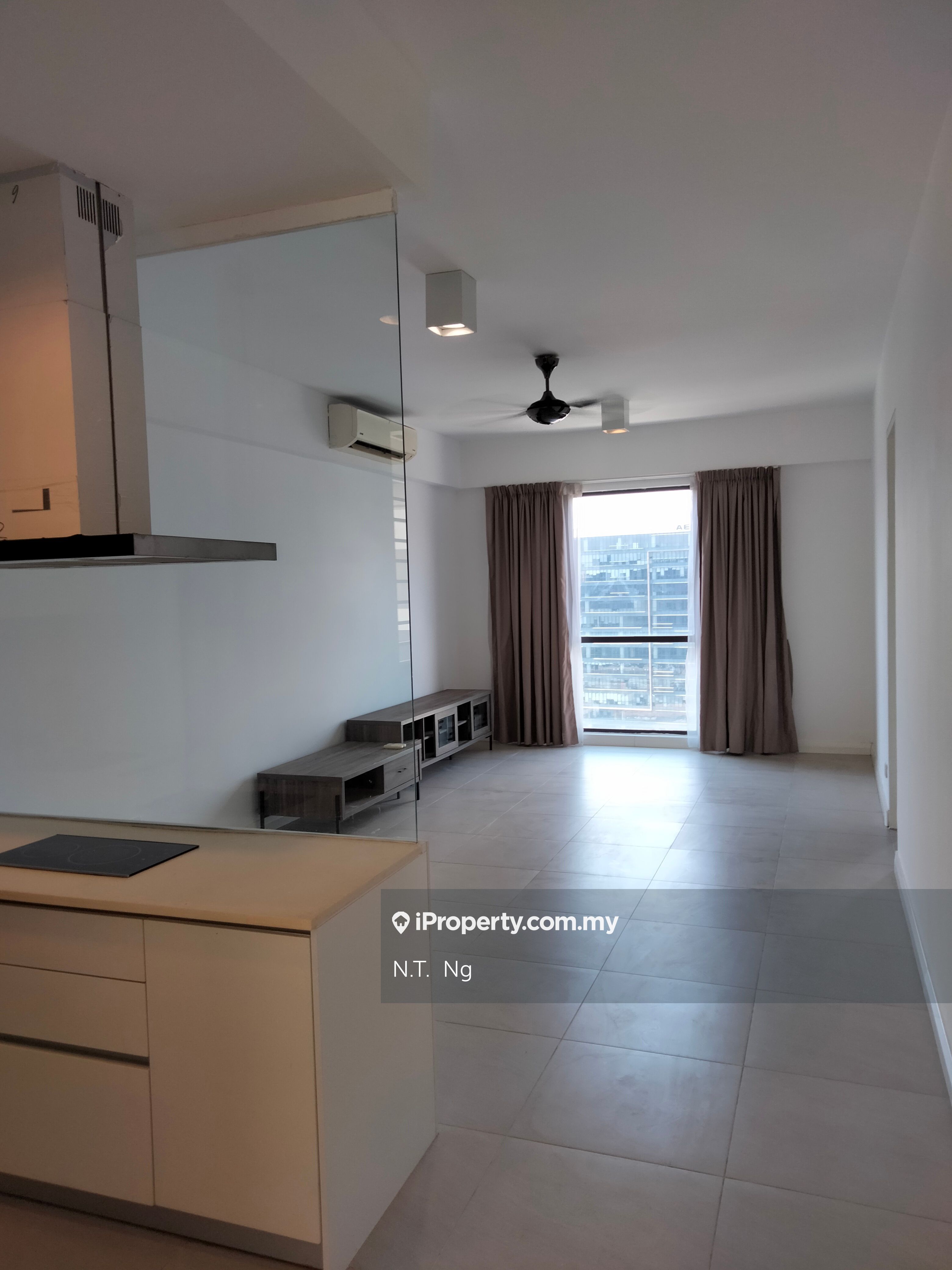 Nova Saujana Intermediate Serviced Residence 2 bedrooms for rent in