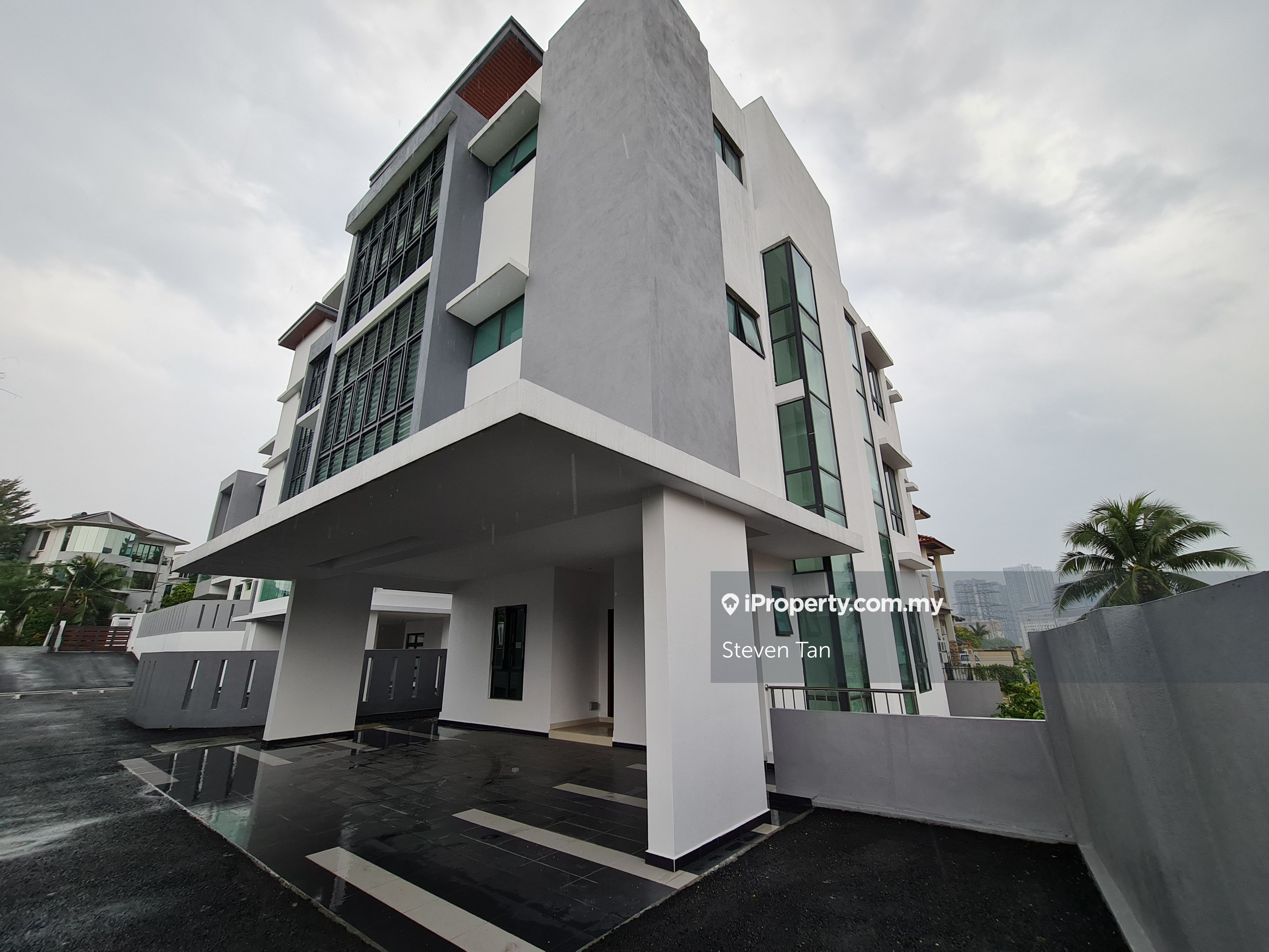 Taman Yarl, Bukit Jalil Bungalow 6+1 bedrooms for sale | iProperty.com.my