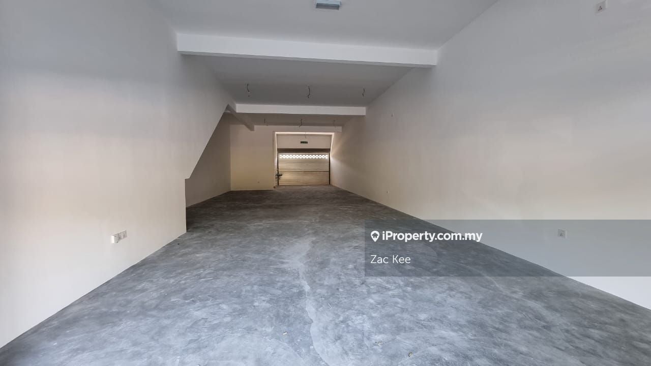 Bangi Ground Floor Shop surrounded by huge residential area, Bandar Puteri Bangi, Bangi