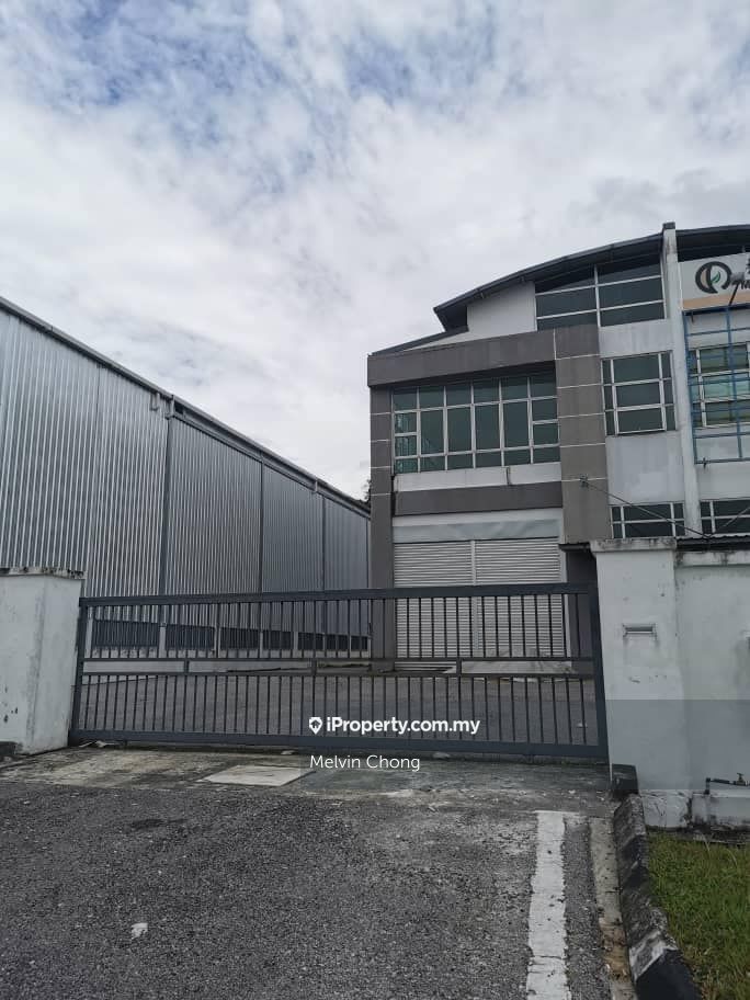 Nearby Batu 7, Kuching Warehouse for sale