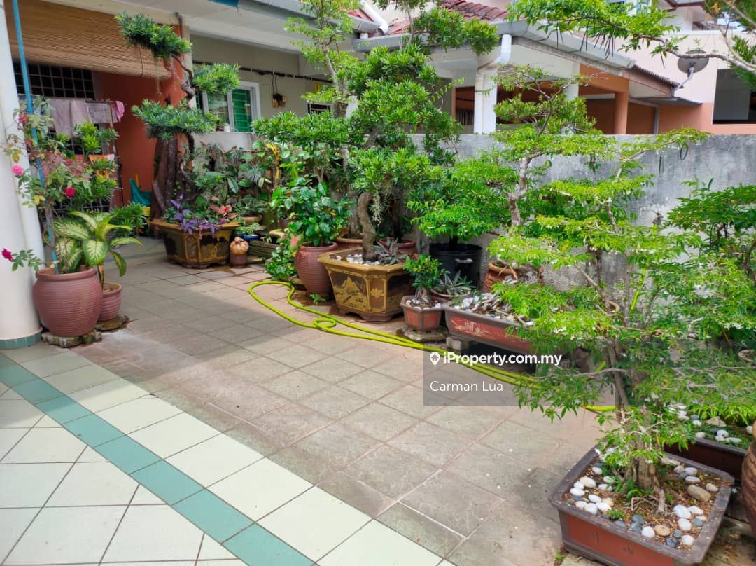 2 Storey Terrace @Taman Cheng Utama, Cheng