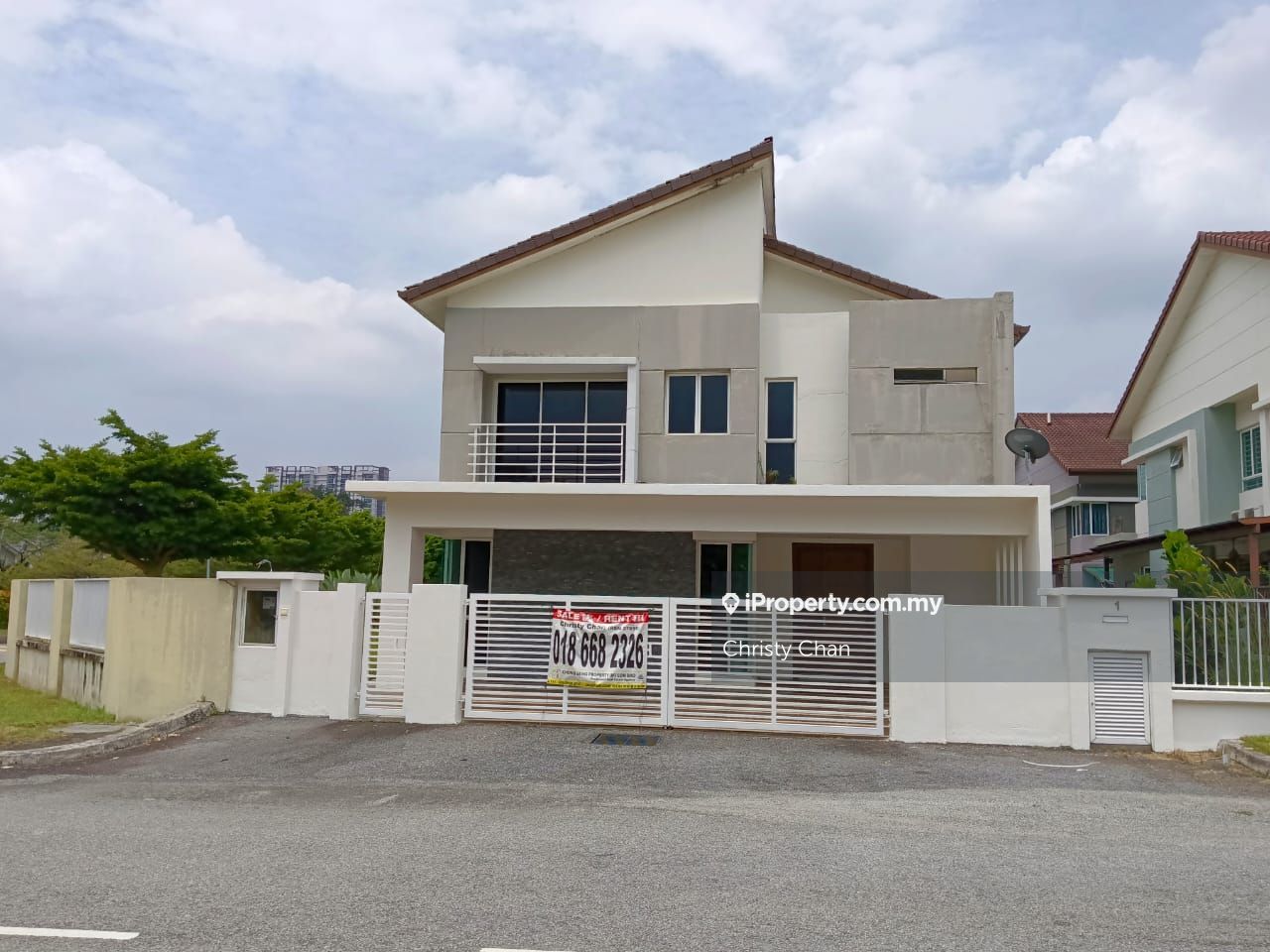 Taman Equine Bungalow Corner Villa Avenue , Seri Kembangan Corner lot