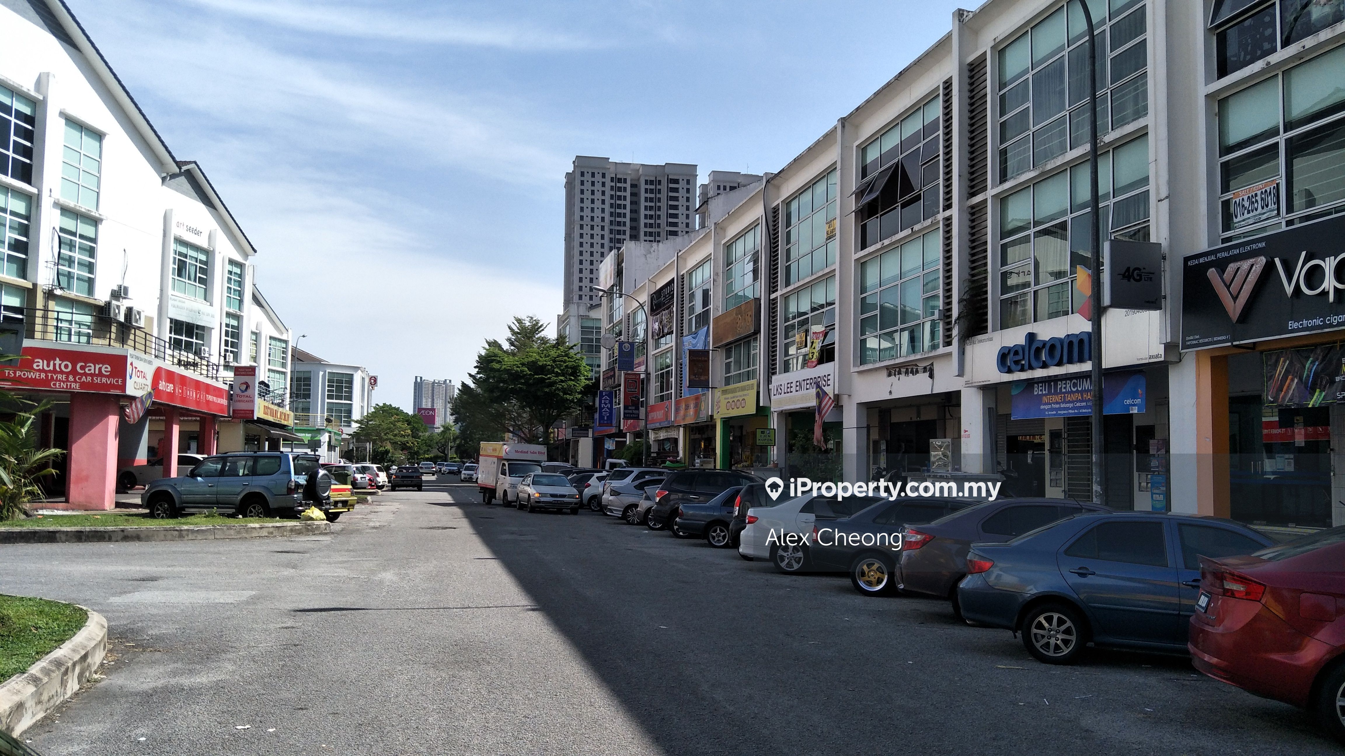 3 story shop, Tmn Equine Boulevard, Seri Kembangan for rent RM5100
