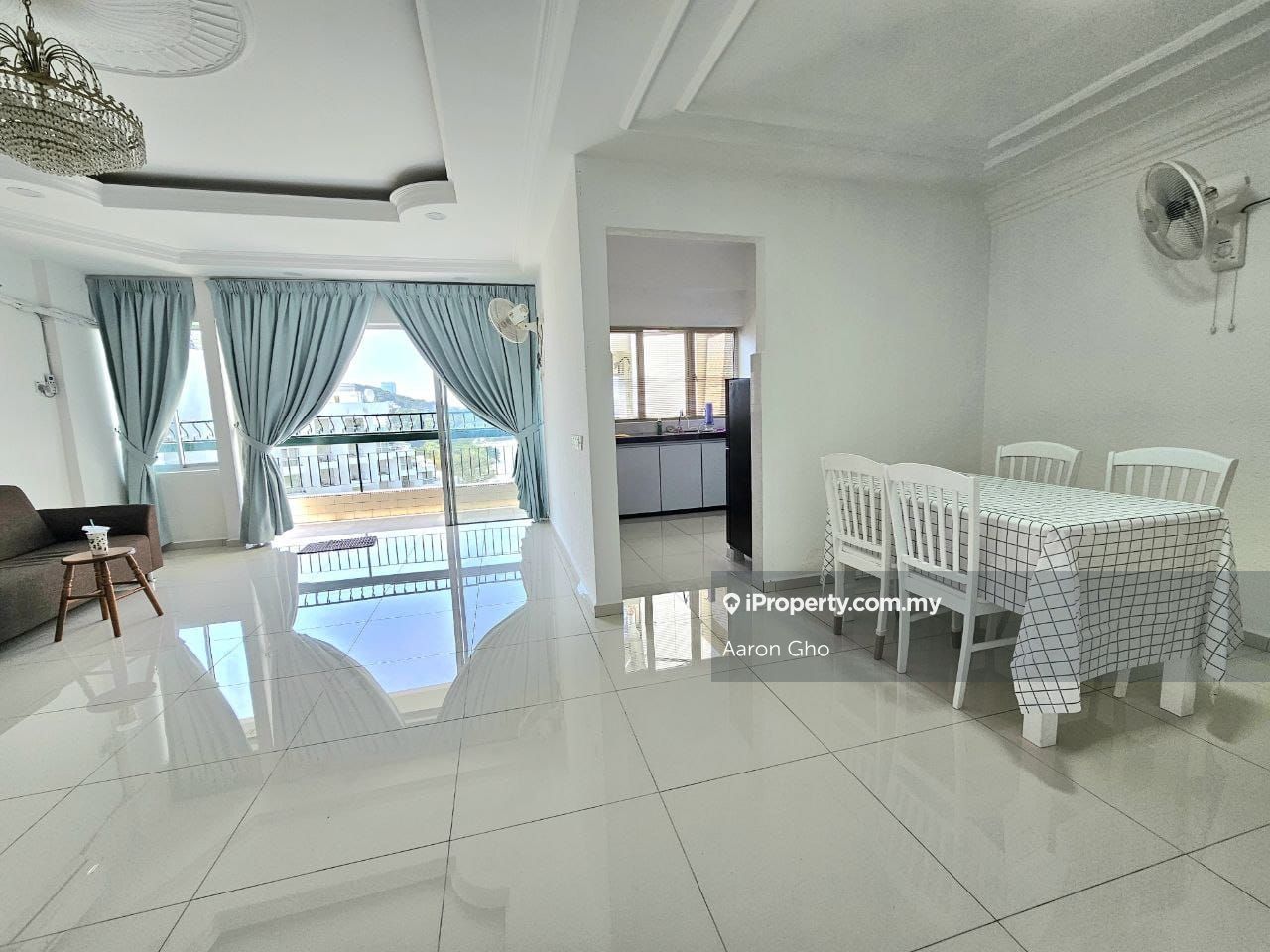 The Reef Condominium Condominium 3 bedrooms for rent in Batu Ferringhi ...