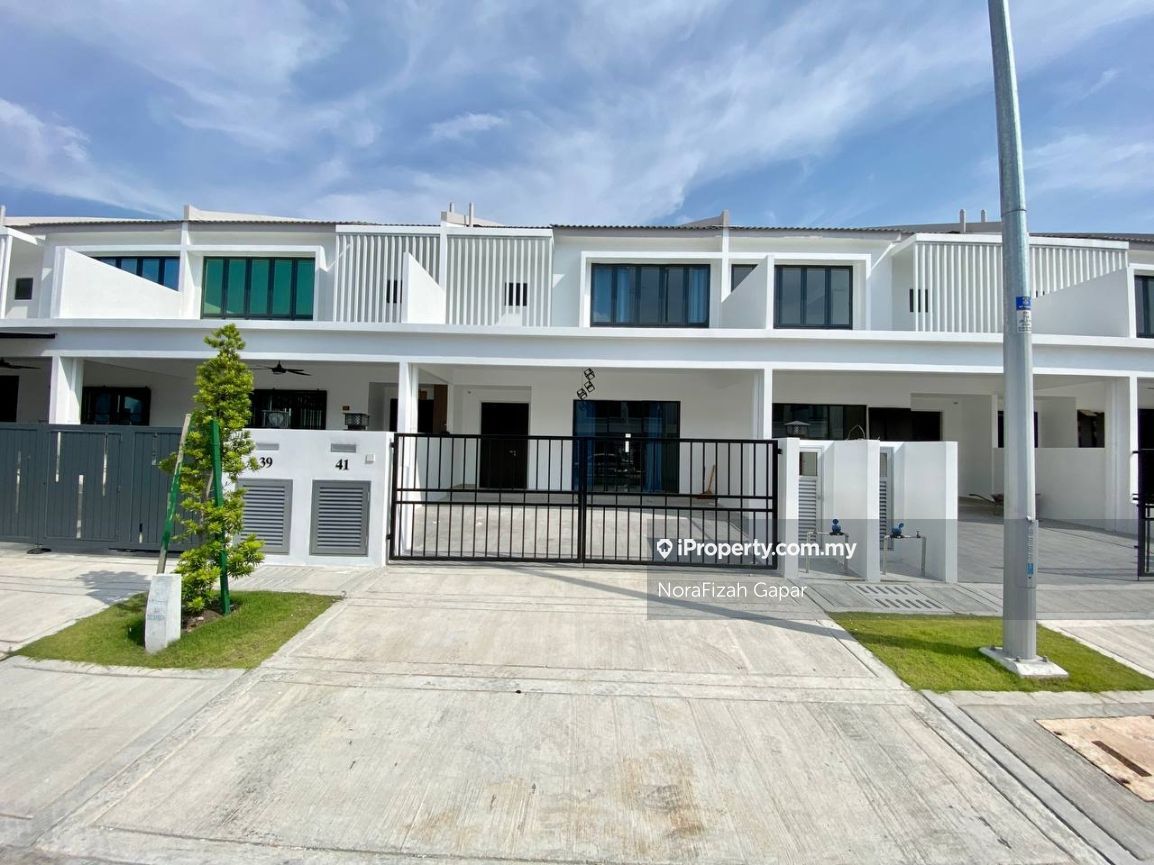 Sejati Lakeside, Cyberjaya 2sty Terrace/Link House 4 bedrooms for rent