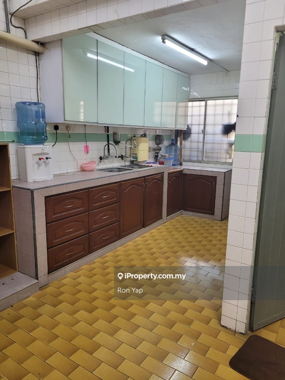 Seksyen 1, Petaling Jaya 1sty Terrace/Link House 3 bedrooms for rent