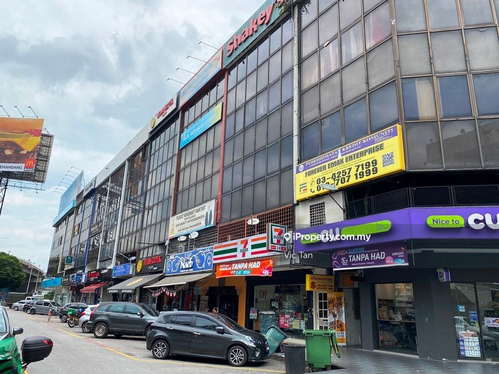Ampang Point, Taman Dato Ahmad Razali, 4.5 Storey Shoplot, Prime