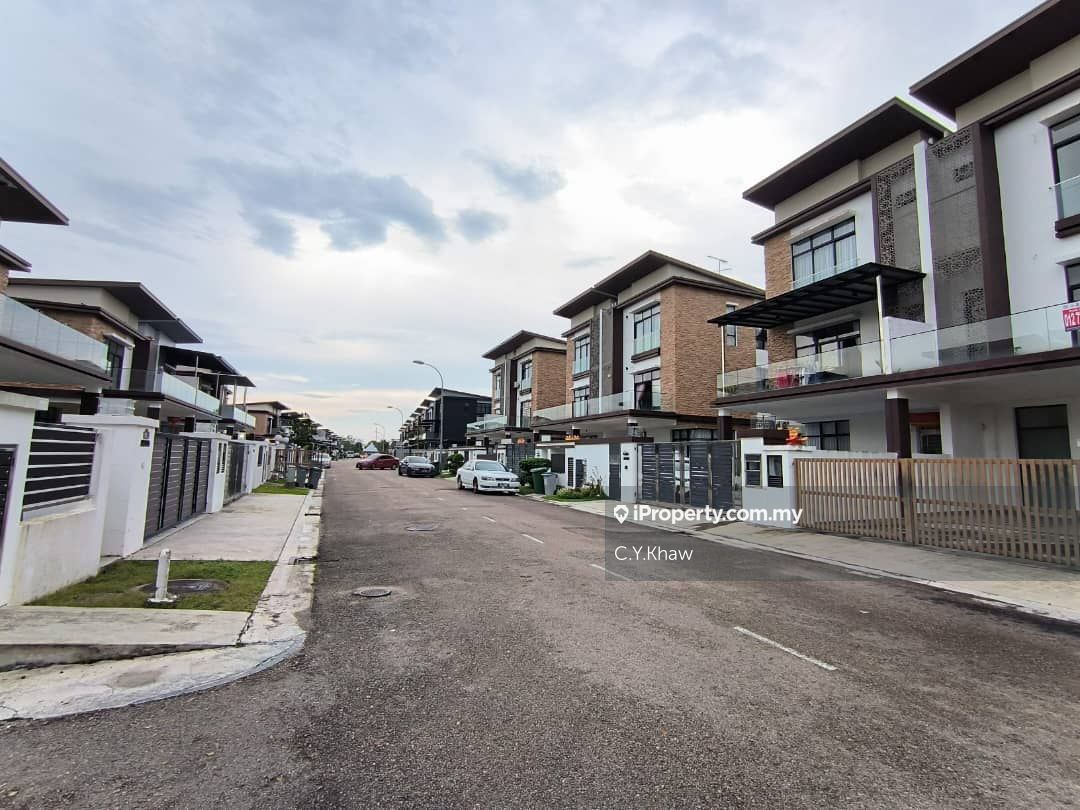 Bandar Cemerlang, Ulu Tiram Cluster House 4+1 Bedrooms For Sale ...