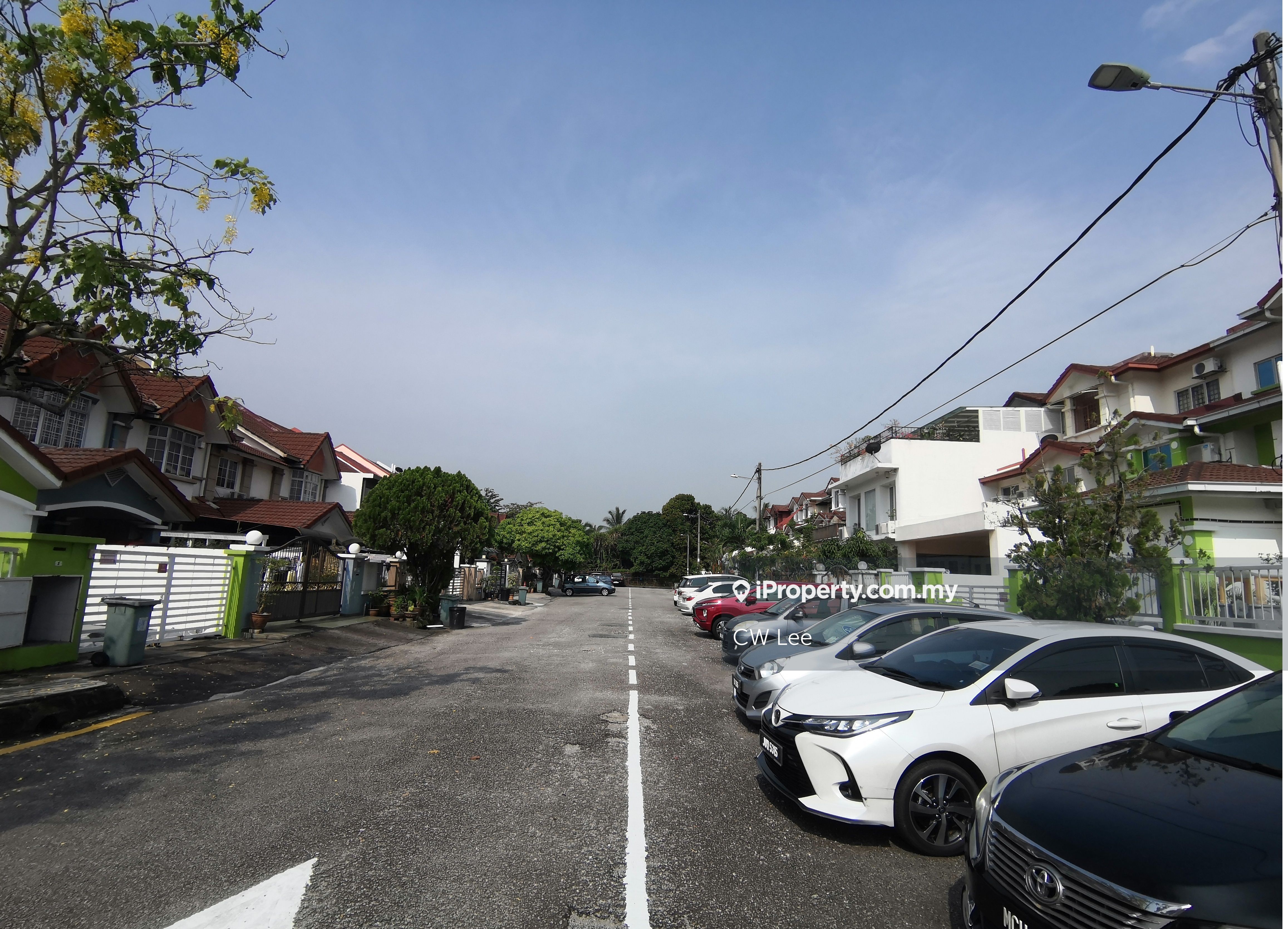 SRI PETALING ZONE P, Sri Petaling Corner lot 2.5-sty Terrace/Link House