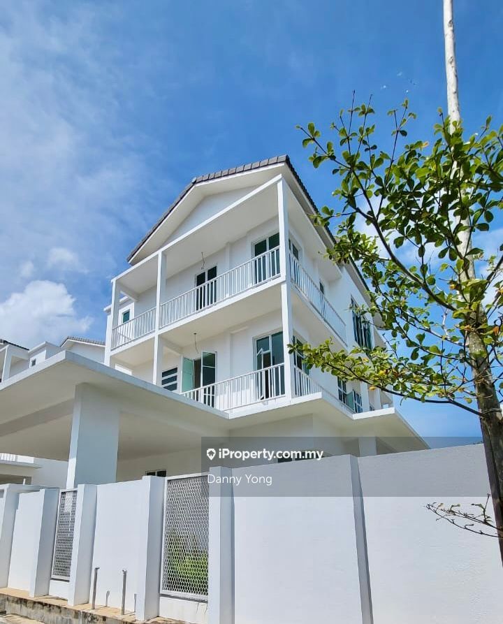 Kuantan Semidetached House 6 bedrooms for sale