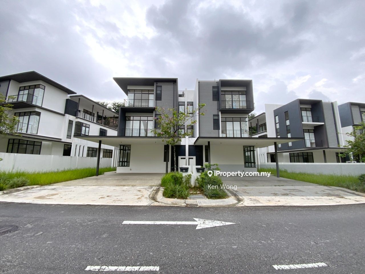 Senja Residence Senja Private Lakeside Estate, Seri Kembangan