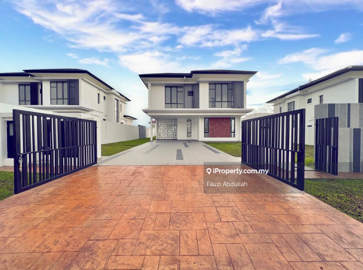 Jalan Alam Sari, Kajang Bungalow 4+2 bedrooms for sale | iProperty.com.my