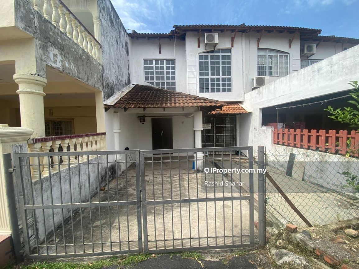 Taman Tasik Utama, Ayer Keroh 2sty Terrace/Link House 5 bedrooms for