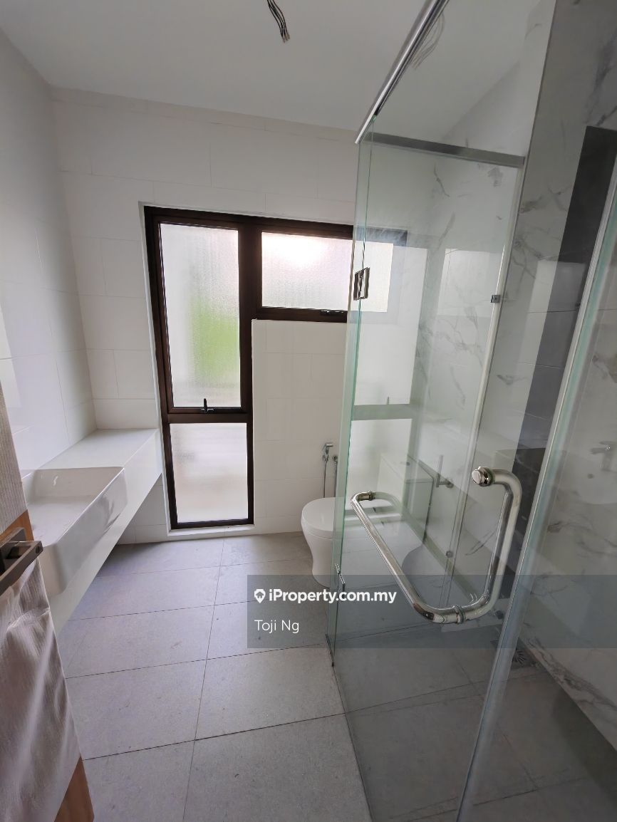 Terrace House in Bandar Kinrara — photo 16 of 17