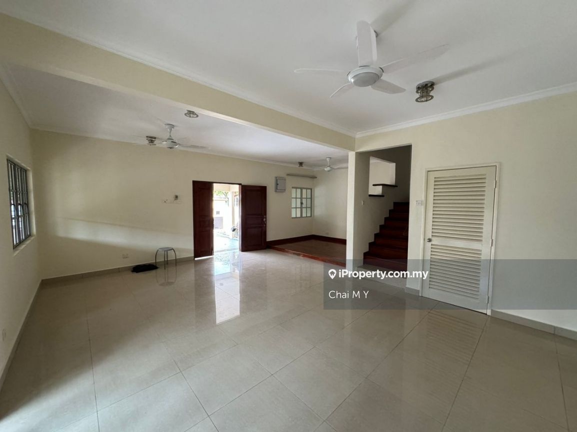 Putra Heights Corner lot 2sty Terrace/Link House 5 bedrooms for sale