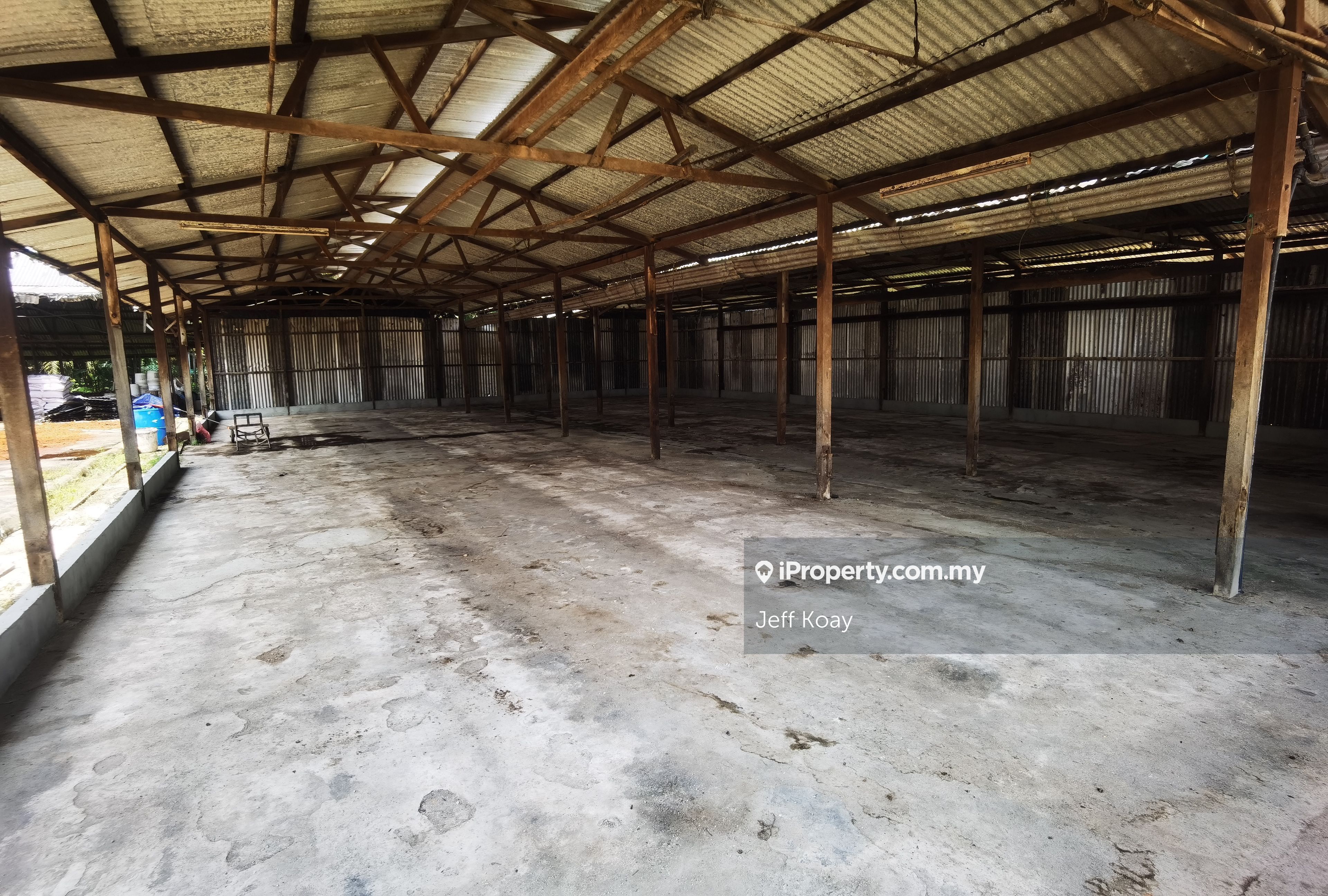 Wearhouse , Valdor , Sungai Bakap Intermediate Warehouse for rent